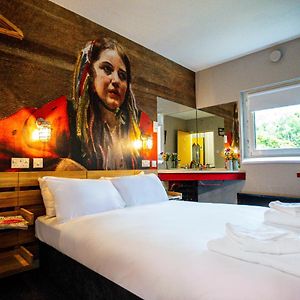 Double Room Shared Toilet